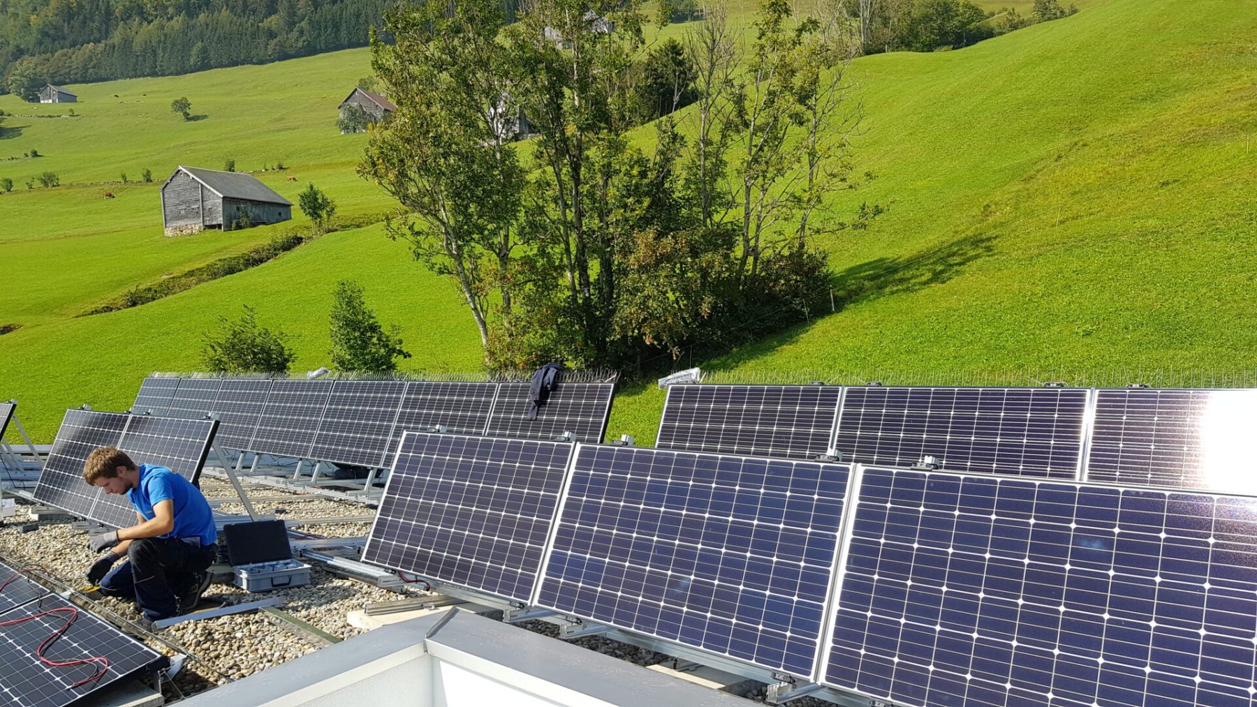12.5 kWp Aufdach-PV-Anlage (2016-2021) in Amden bei Peter_Diego_Hagmann