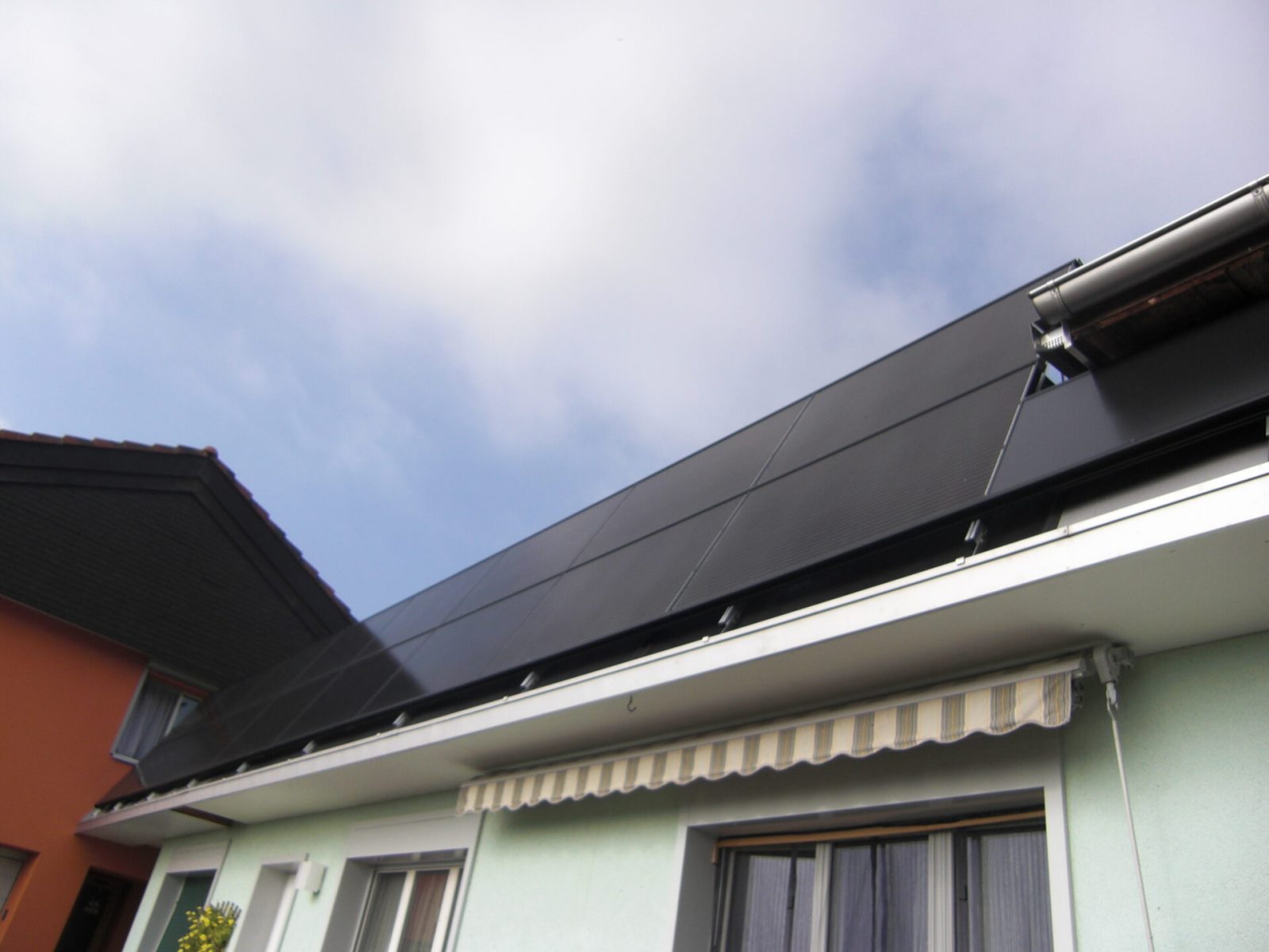 9.6 kWp Spezialmontage (2018) in Kaltbrunn bei Elisabeth und Lorenz Fäh